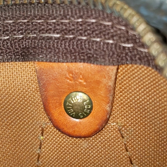 Authentic Louis Vuitton Speedy 35 - Picture 10 of 15